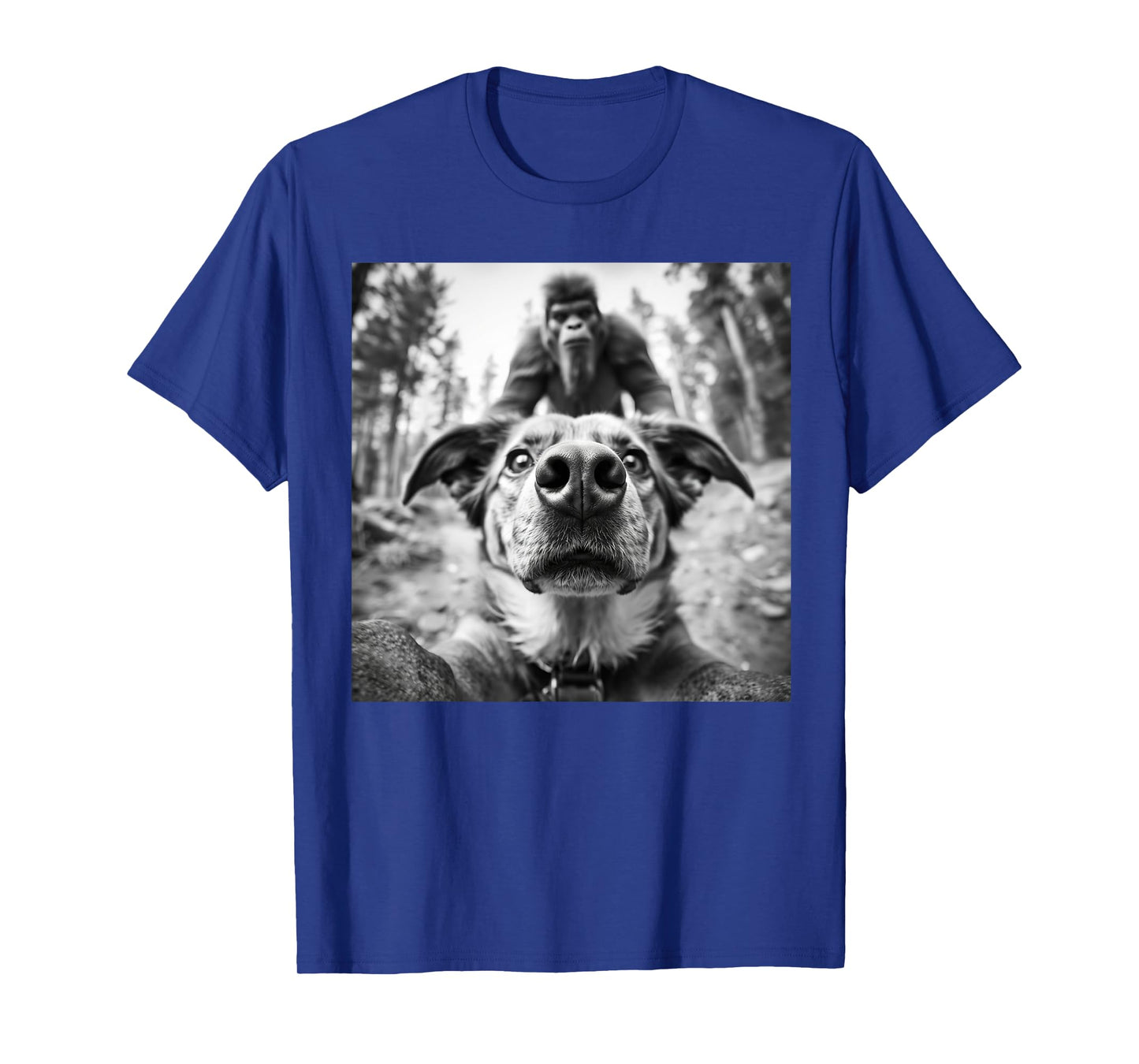Funny Dog Selfie With Bigfoot, Dog-Sasquatch Novelty Graphic T-Shirt