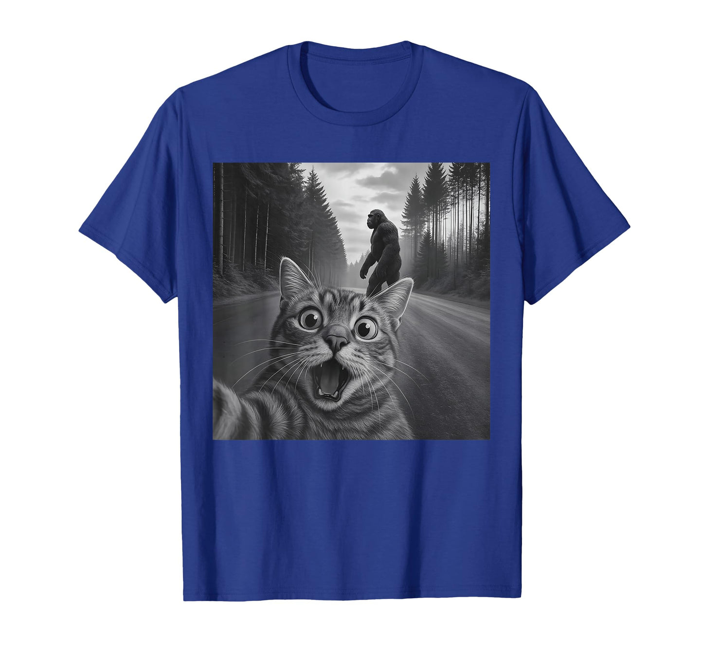 Funny Cat Selfie with Bigfoot Cat Lovers Gifts for Men Women T-Shirt