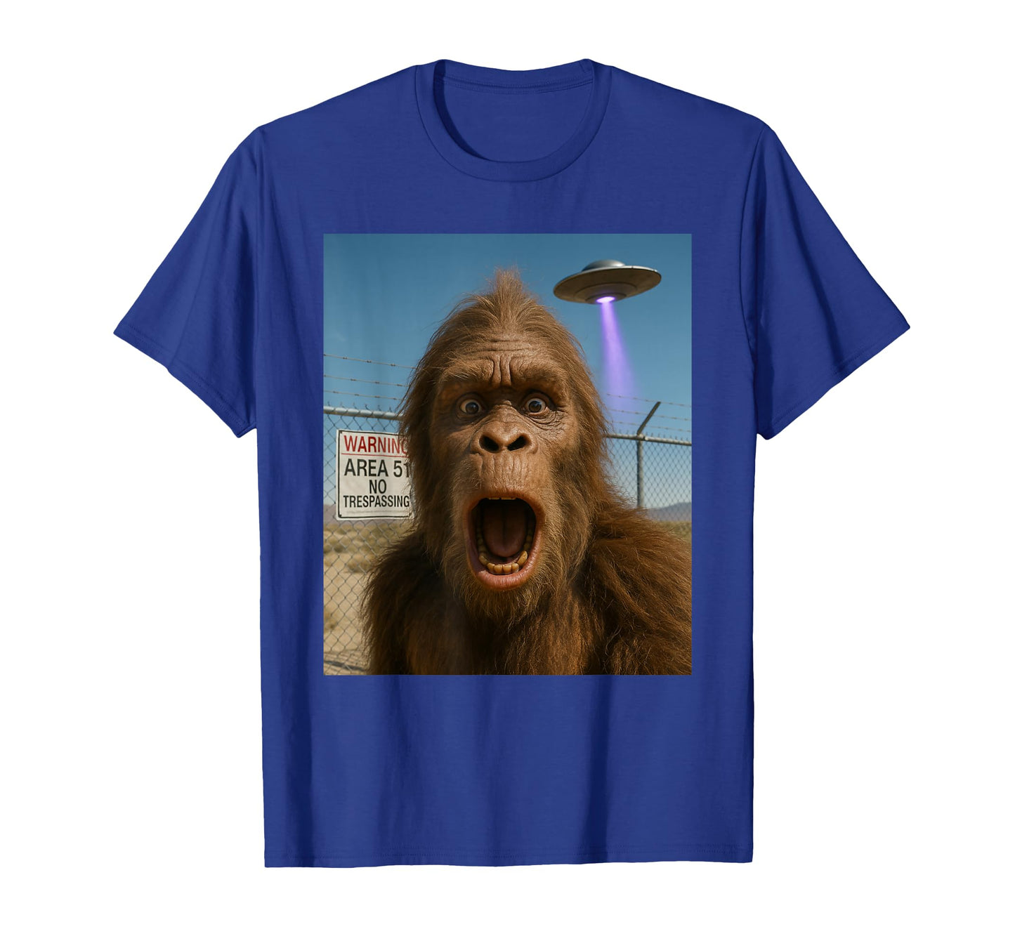 Bigfoot Selfie Sasquatch Funny Area 51 T-Shirt