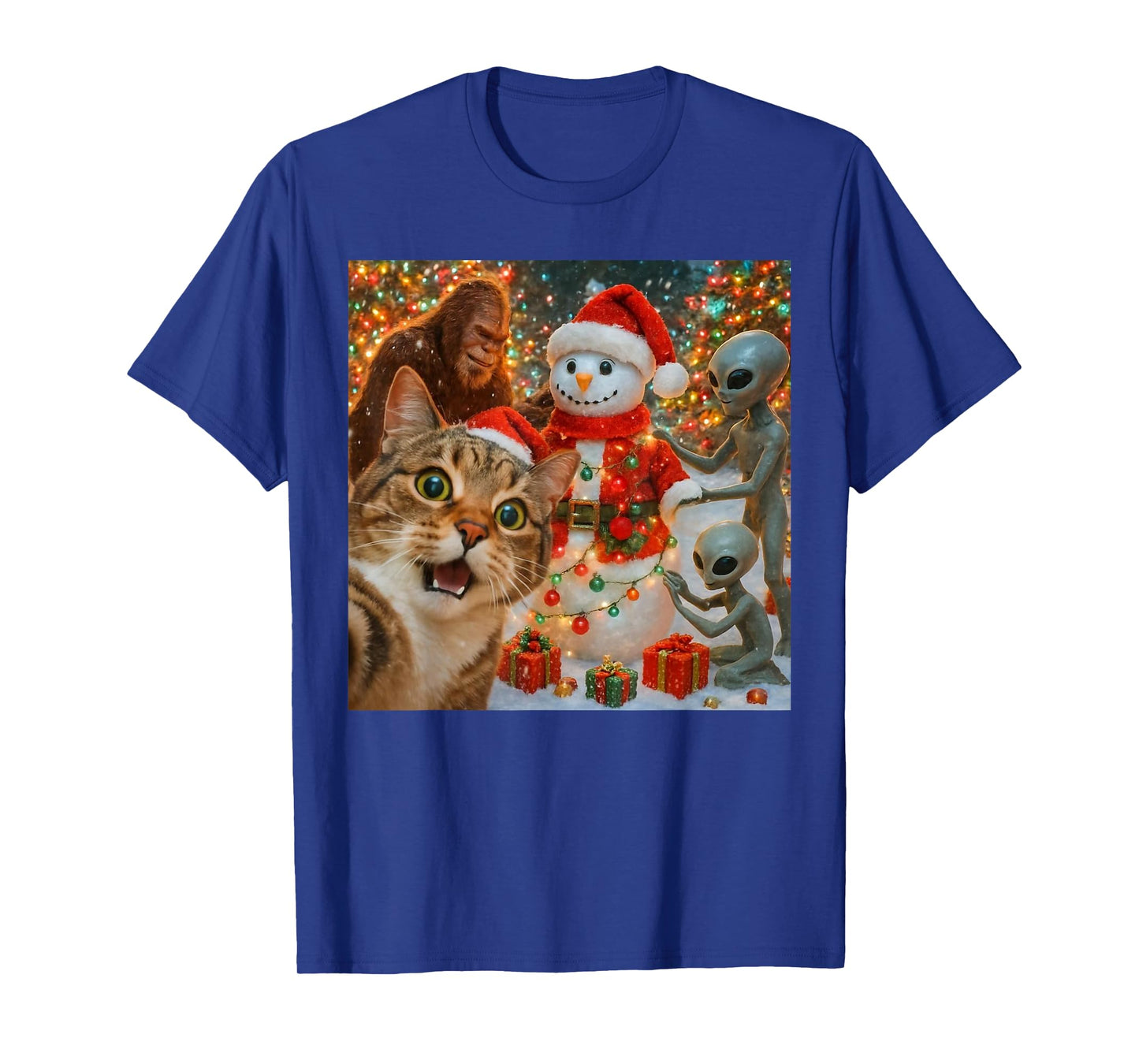 Funny Christmas Cat Selfie with Bigfoot Alien & Snowman T-Shirt