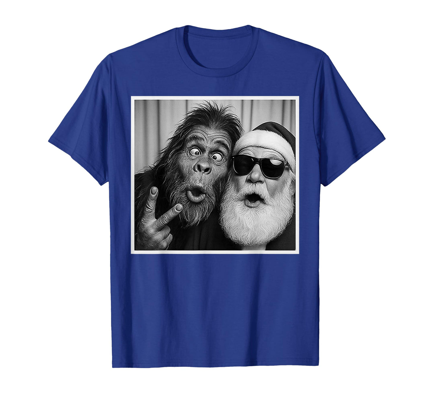 Funny Bigfoot photobooth with Santa Christmas Xmas T-Shirt