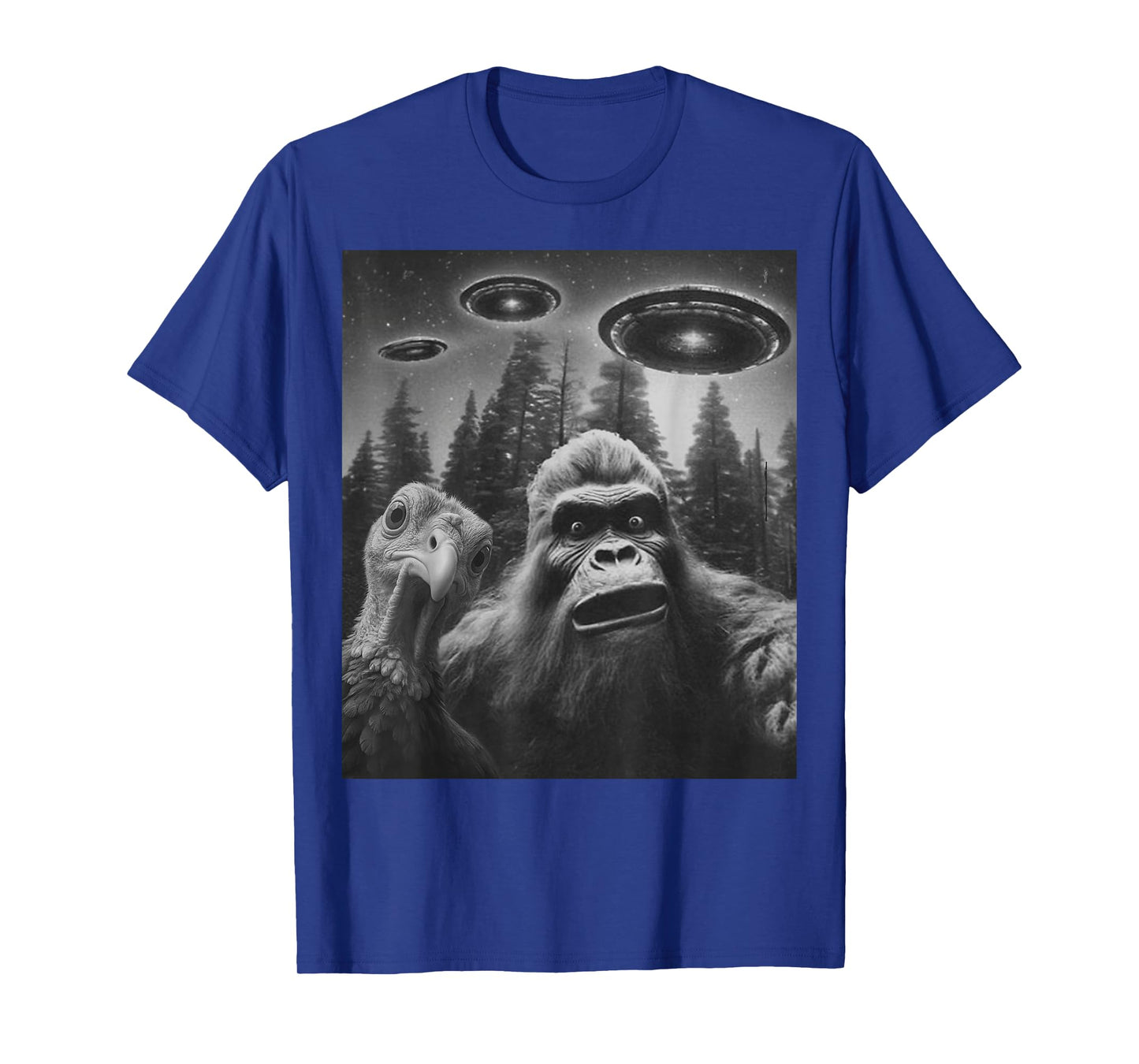Funny Bigfoot Turkey Selfie UFO Thanksgiving Sasquatch Gifts T-Shirt