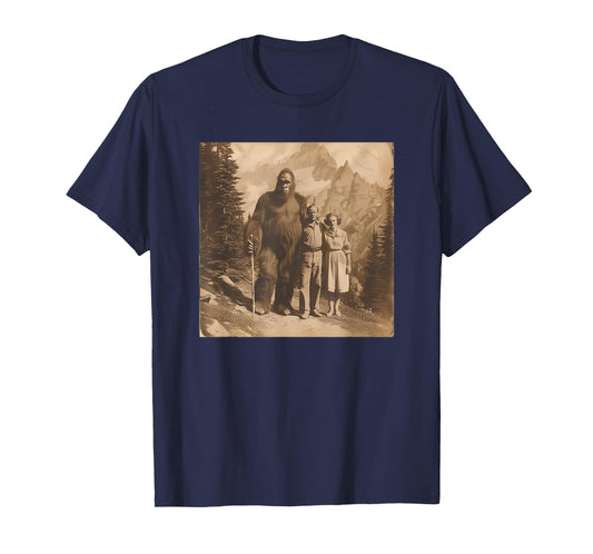 Funny Bigfoot Photo Vintage Hiking Sasquatch Bigfoot Fans T-Shirt