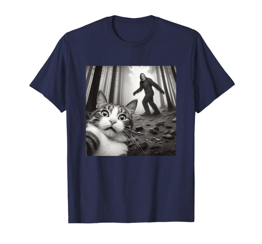 Funny Surprised Scared Cat Selfie With Sasquatsch Bigfoot T-Shirt for Men Women Girls Kids