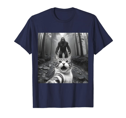 Funny Surprised Scared Cat Selfie With Sasquatsch Bigfoot Men Women Girls Kids T-Shirt