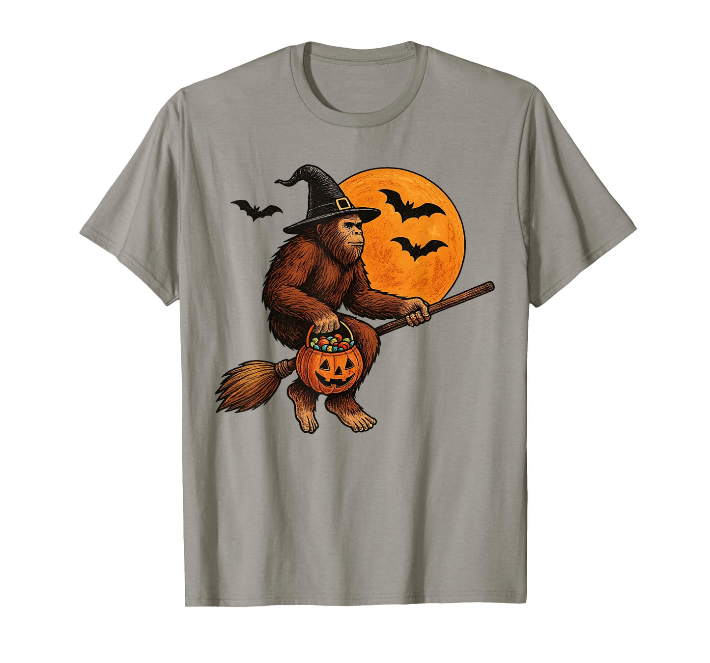 Bigfoot Sasquatch Witch Hat Pumpkin Halloween Men T-Shirt