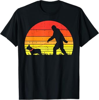 Bigfoot Sasquatch French Bulldog Retro Frenchie Pet Dog Gift T-Shirt