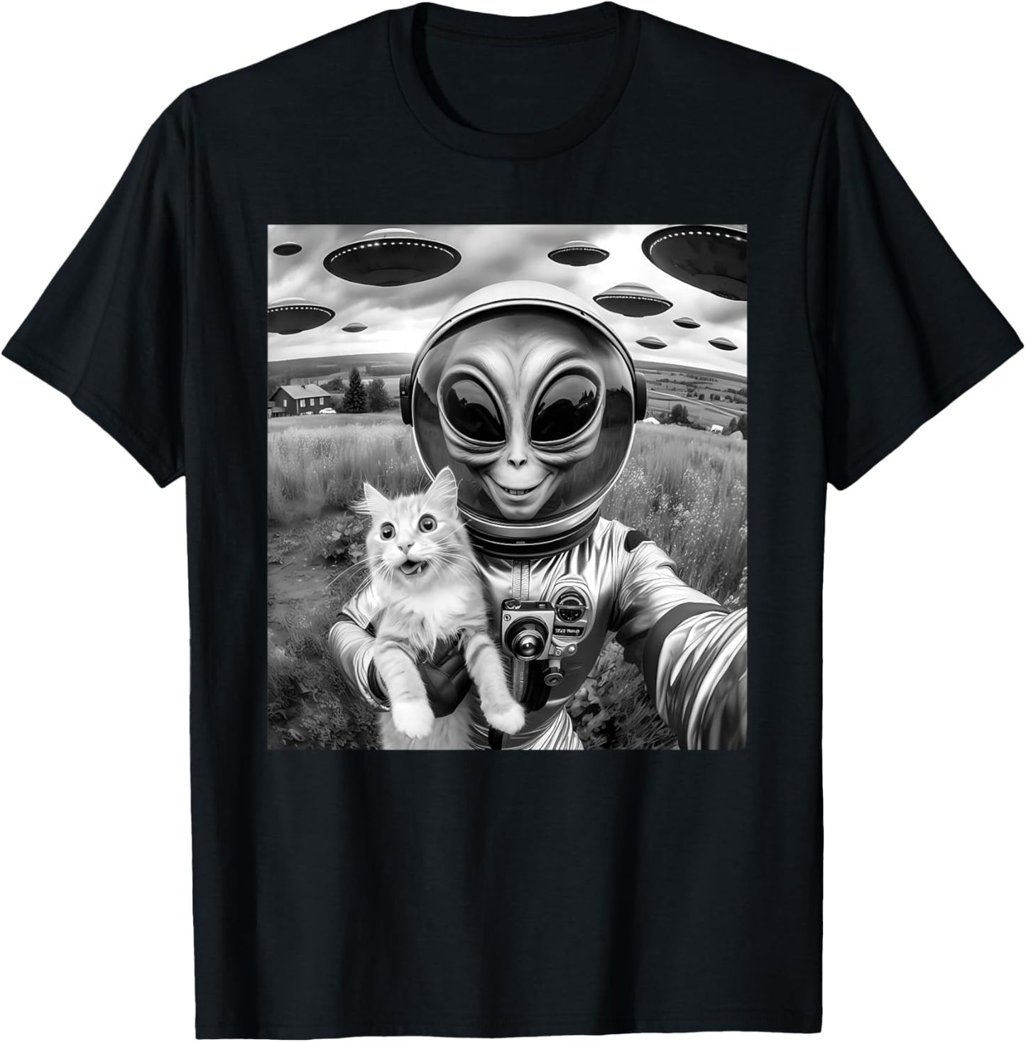 Cat UFO Selfie Cat Alien Abduction Funny Cat Gifts Cute Meme T-Shirt