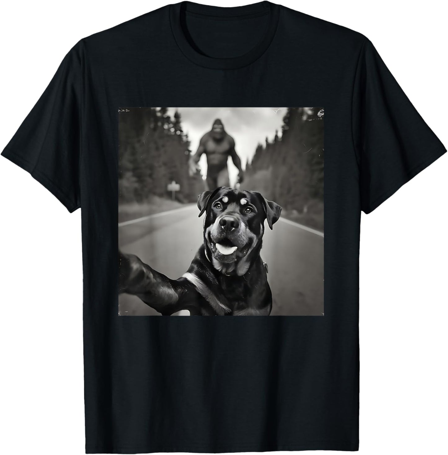 Scared Dog Selfie With Sasquatch Bigfoot, Funny Rottweiler T-Shirt