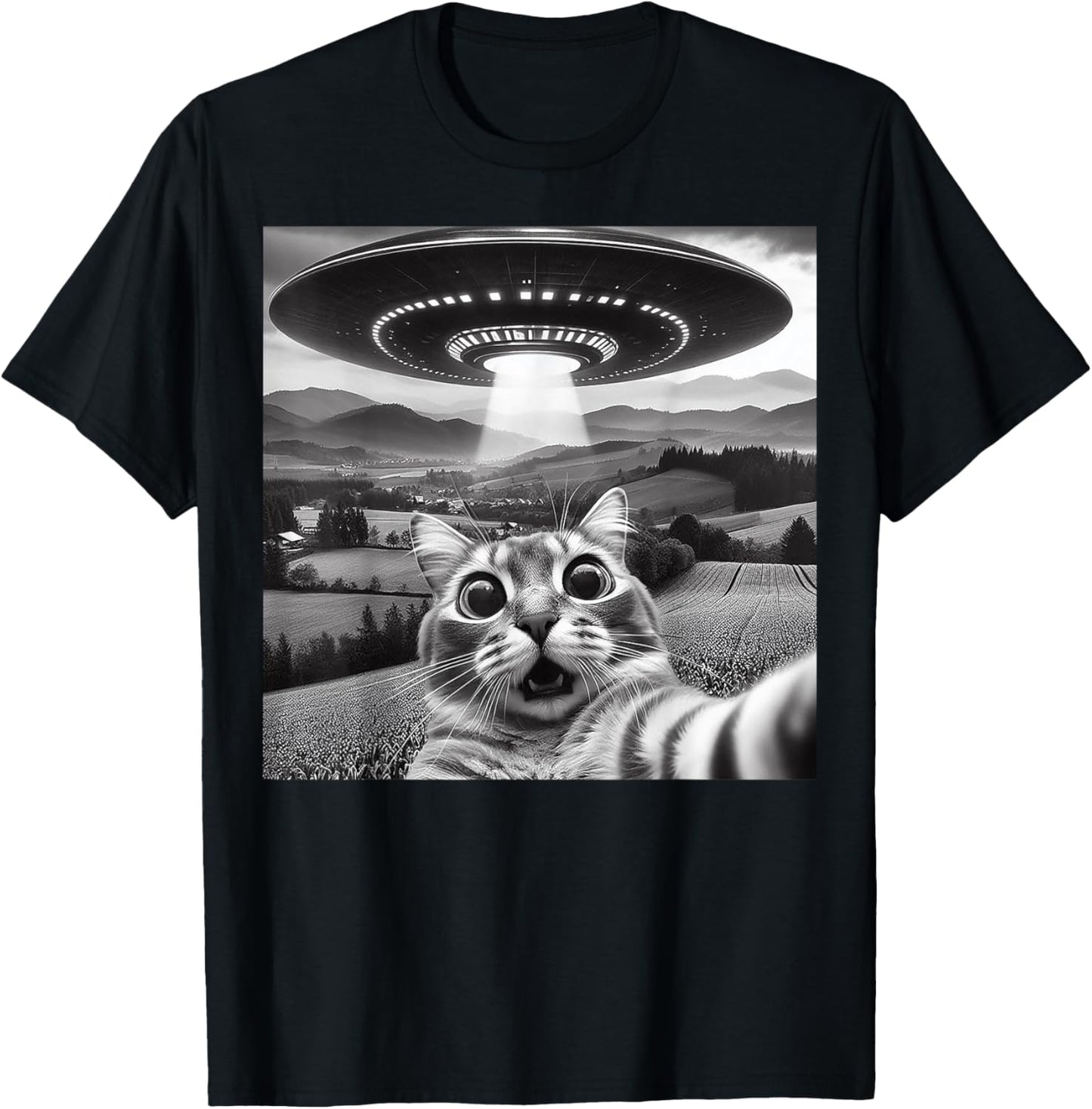Cat Selfie With Alien UFO Funny Cat Gifts For Kid Men Women T-Shirt