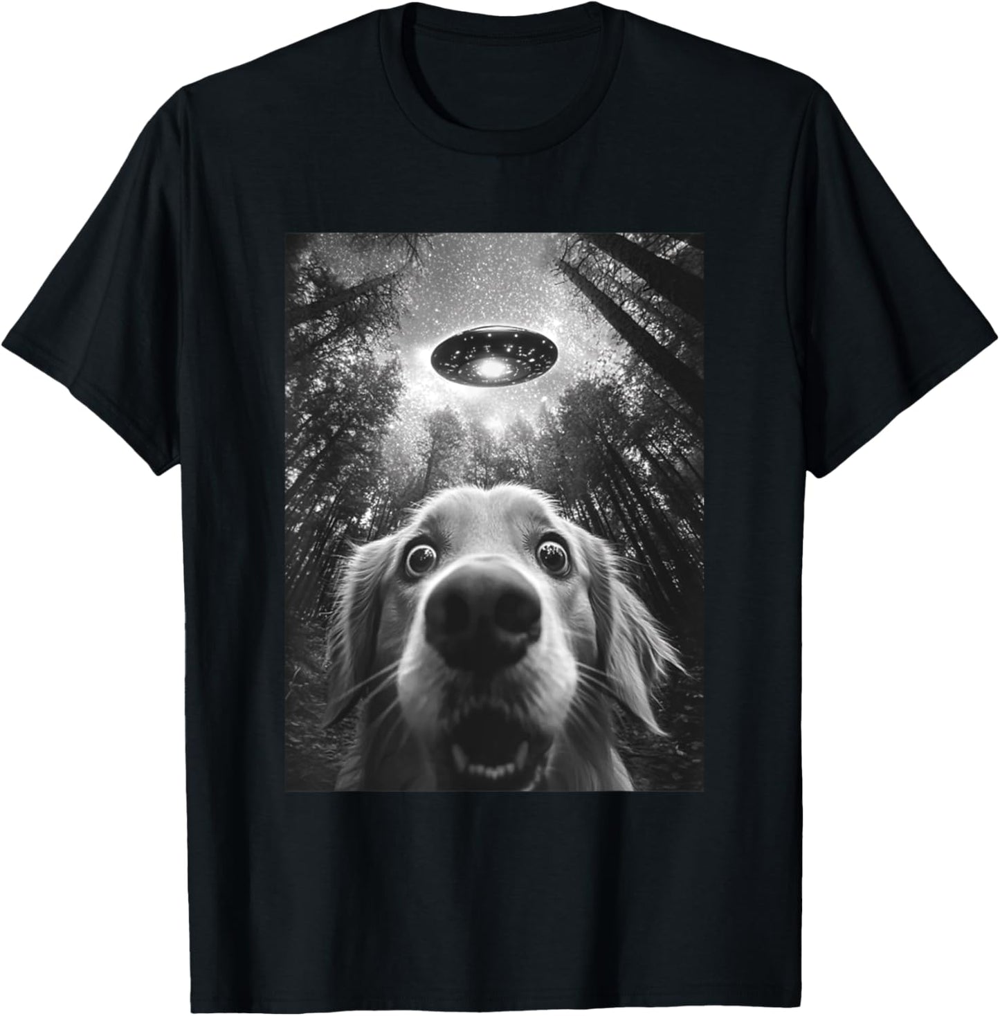 Surprised Golden Retriever Selfie With Alien UFO, funny dog T-Shirt