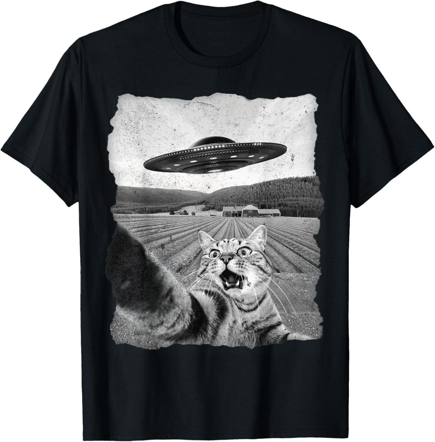 Cat Selfie With UFO Alien Funny Cat Gifts For Men Women Kid T-Shirt