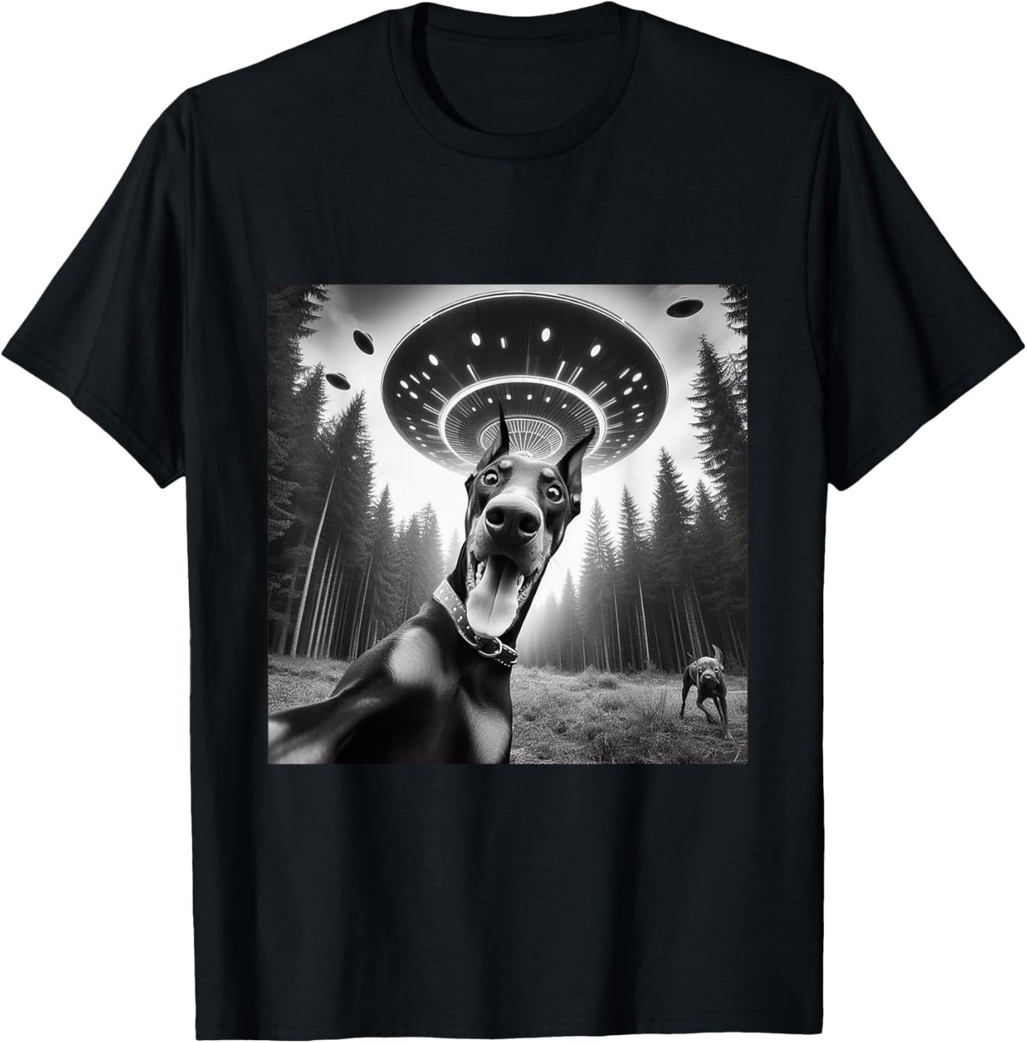 Dog Mom Dad Funny Alien Selfie Doberman UFO T-Shirt