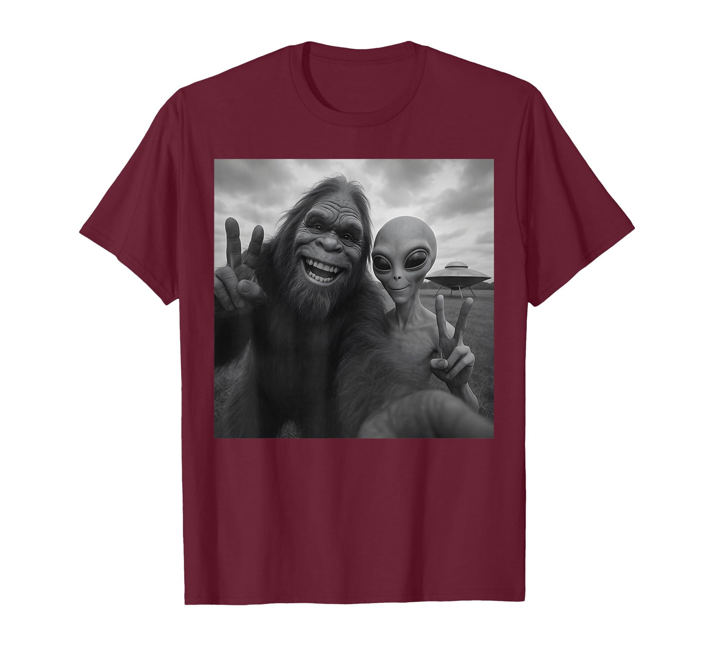 Funny Alien Bigfoot Selfie T-Shirt
