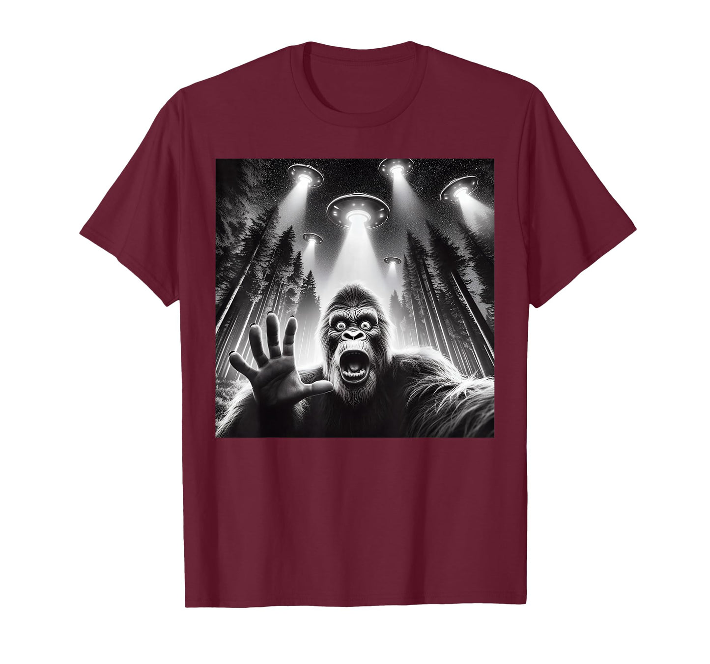 Sasquatch Big Foot Selfie UFOs Alien Funny Bigfoot Selfie T-Shirt