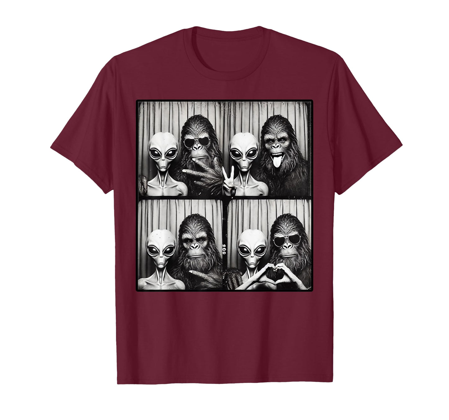 Funny Photobooth Sasquatch UFO Bigfoot And Alien Photobooth T-Shirt