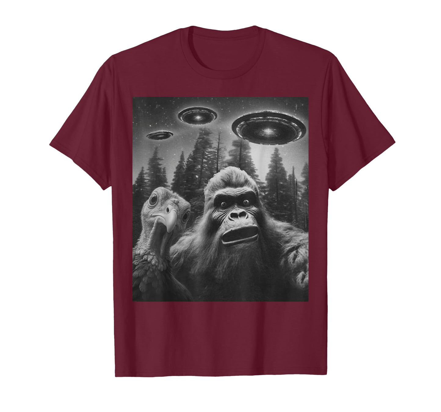 Funny Bigfoot Turkey Selfie UFO Thanksgiving Sasquatch Gifts T-Shirt