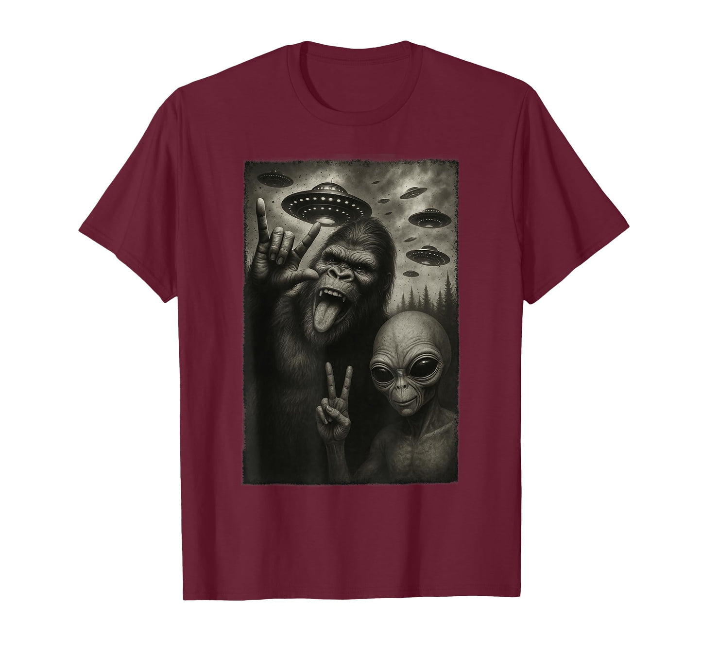 Funny Selfie Bigfoot Alien Sasquatch Rock On Hand Sign UFO T-Shirt