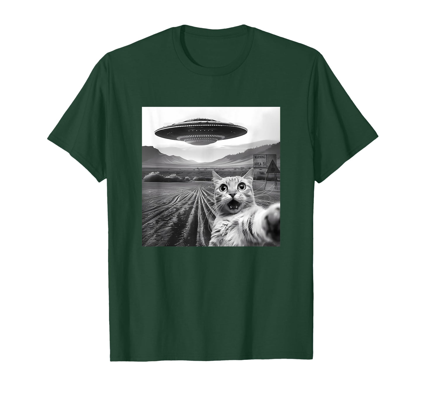 Funny Area 51 UFO Cat Selfie with Alien Cat UFOs Meme Weird T-Shirt