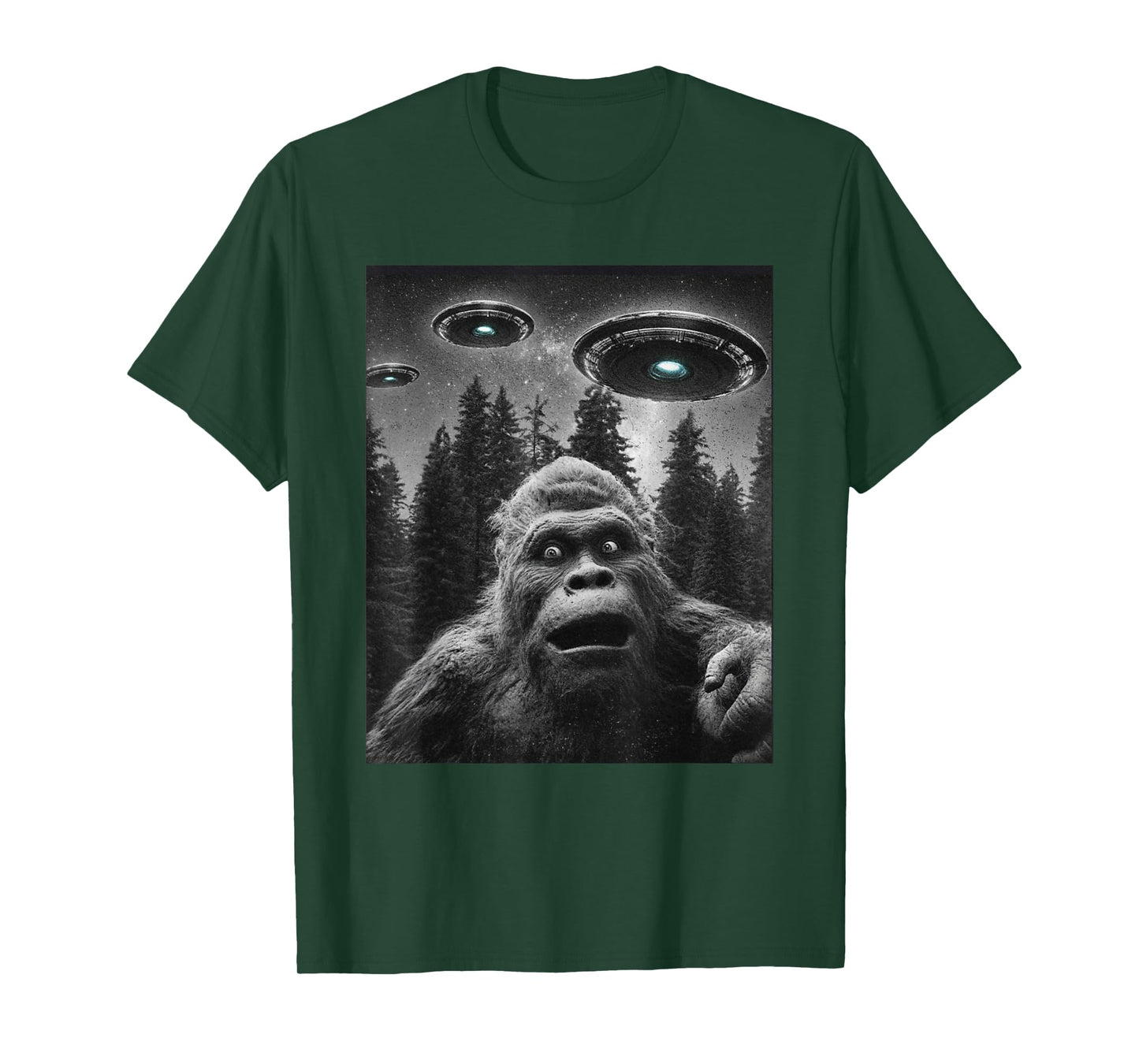 Funny Bigfoot Sasquatch shirt Selfie With Alien UFO For Men T-Shirt