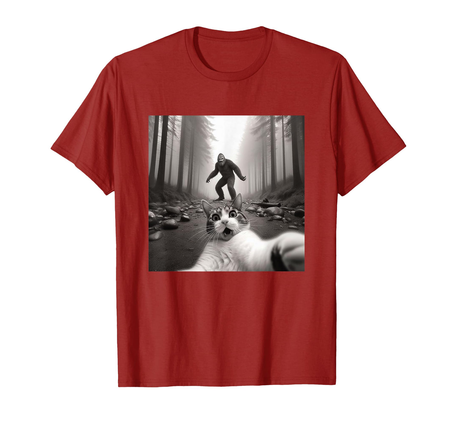 Funny Surprised Scared Cat Selfie With Sasquatsch Bigfoot T-Shirt