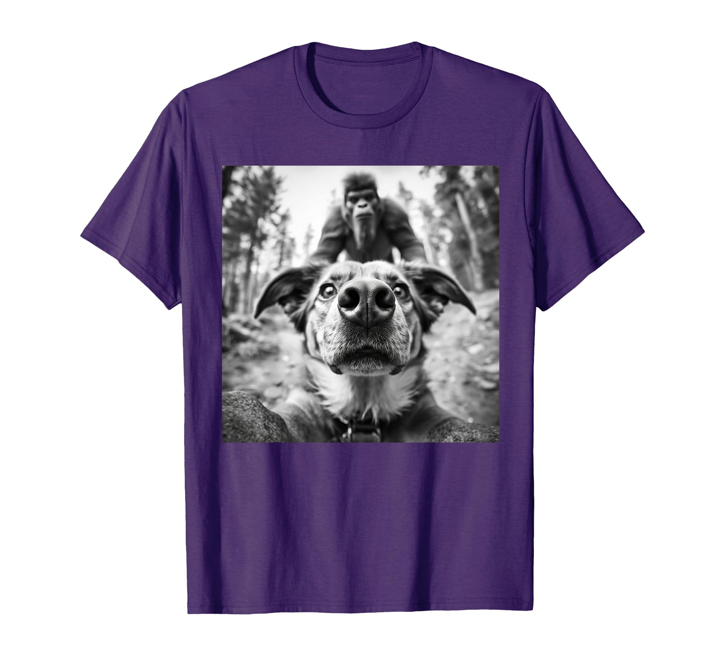 Funny Dog Selfie With Bigfoot, Dog-Sasquatch Novelty Graphic T-Shirt