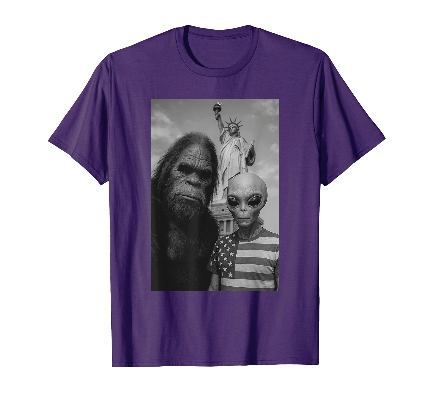 Retro Alien and Bigfoot Selfie Funny Alien Men Women T-Shirt