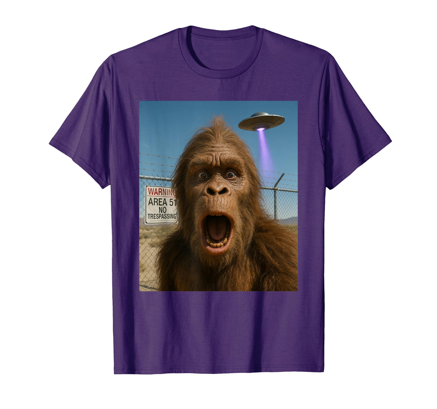 Bigfoot Selfie Sasquatch Funny Area 51 T-Shirt