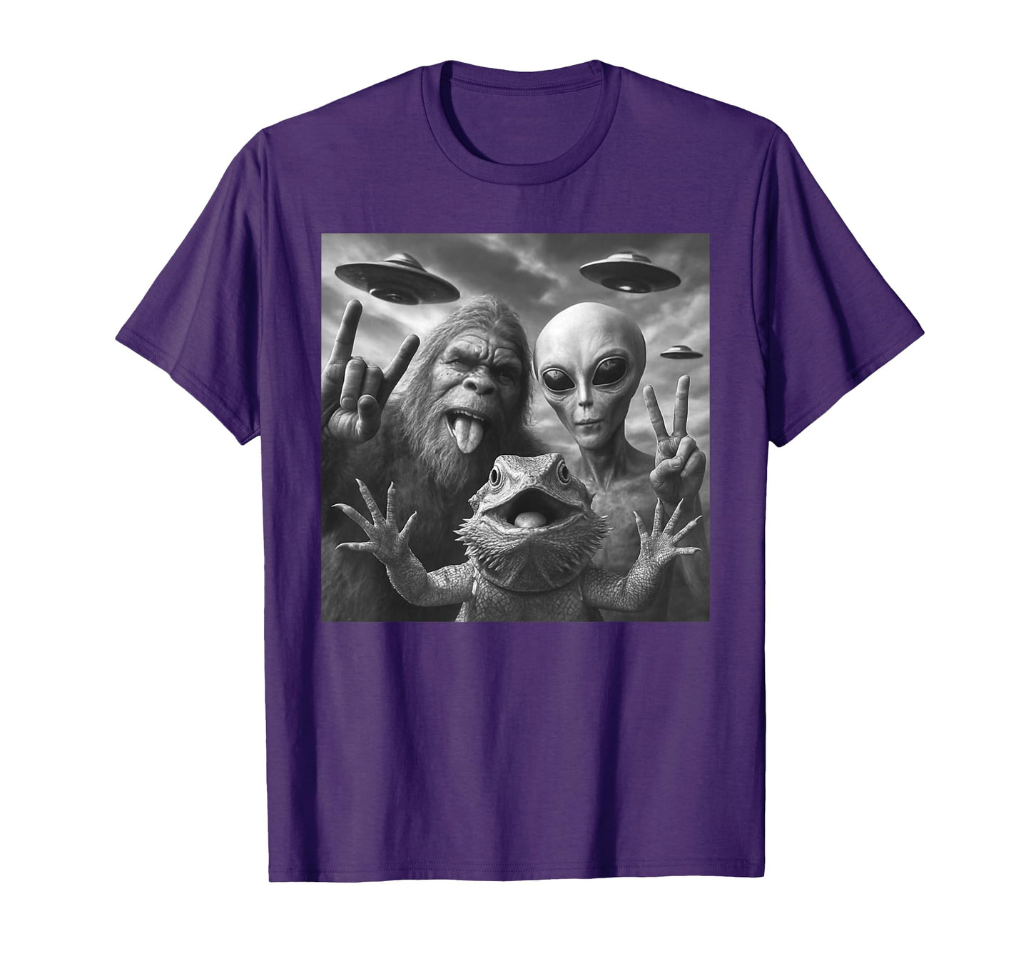 Bearded Dragon Selfie With Bigfoot & Alien Funny UFO T-Shirt