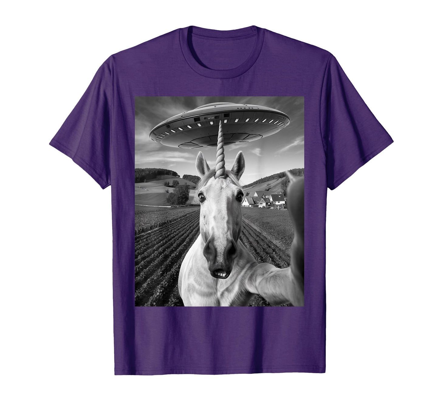 Unicorn Selfie With Alien UFO Funny Unicorn Gifts For Women T-Shirt