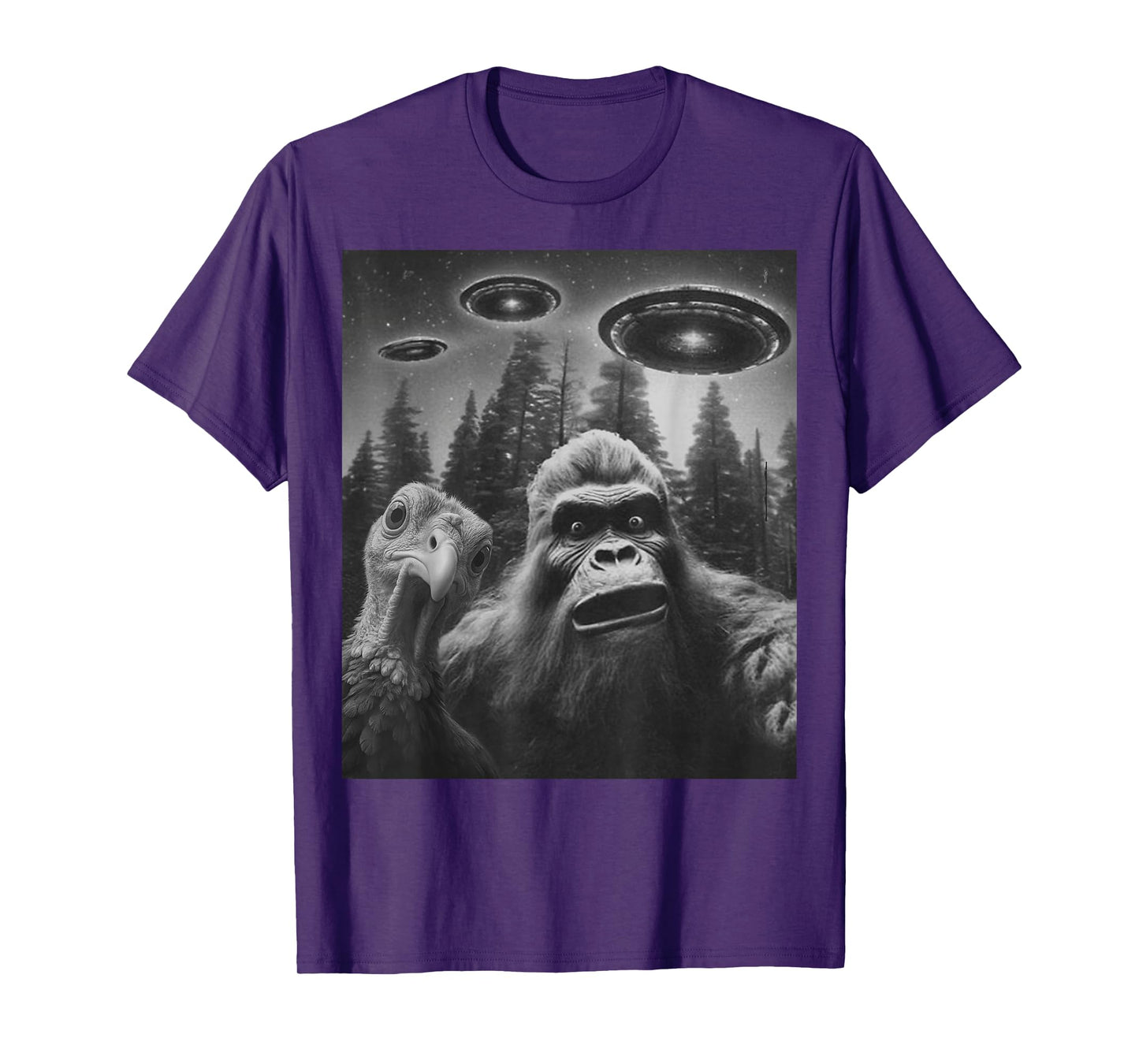 Funny Bigfoot Turkey Selfie UFO Thanksgiving Sasquatch Gifts T-Shirt