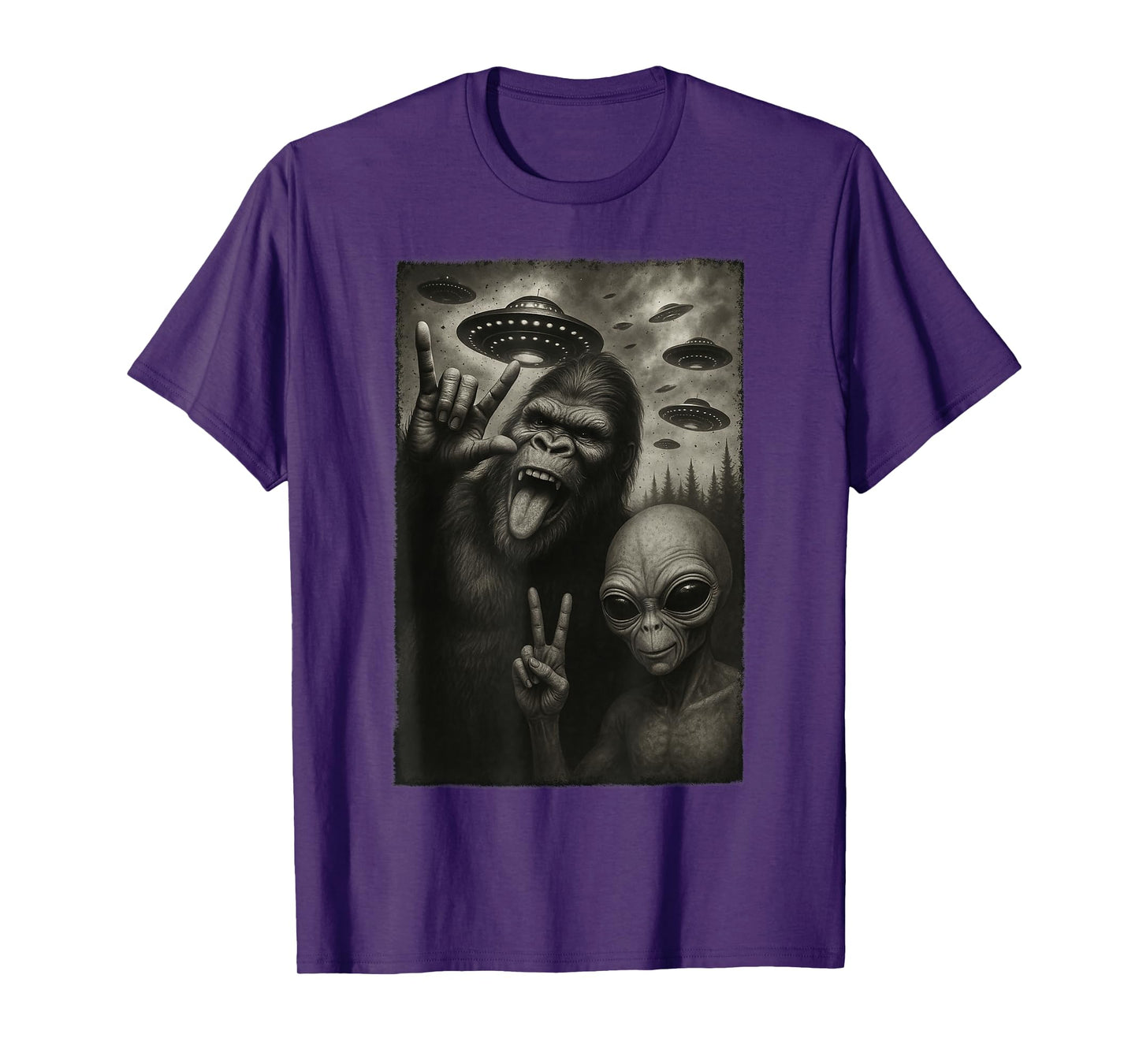 Funny Selfie Bigfoot Alien Sasquatch Rock On Hand Sign UFO T-Shirt