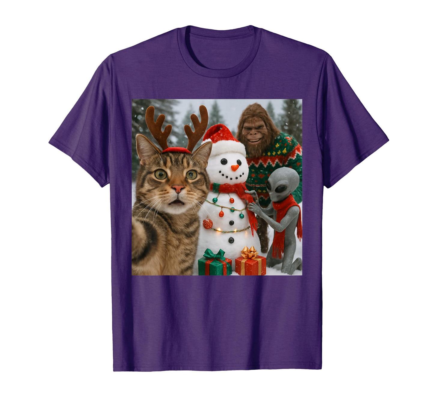 Funny Christmas Cat Selfie with Bigfoot Alien & Snowman T-Shirt