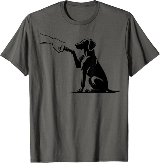 cute vizsla Dog with hand, vizsla mom T-Shirt