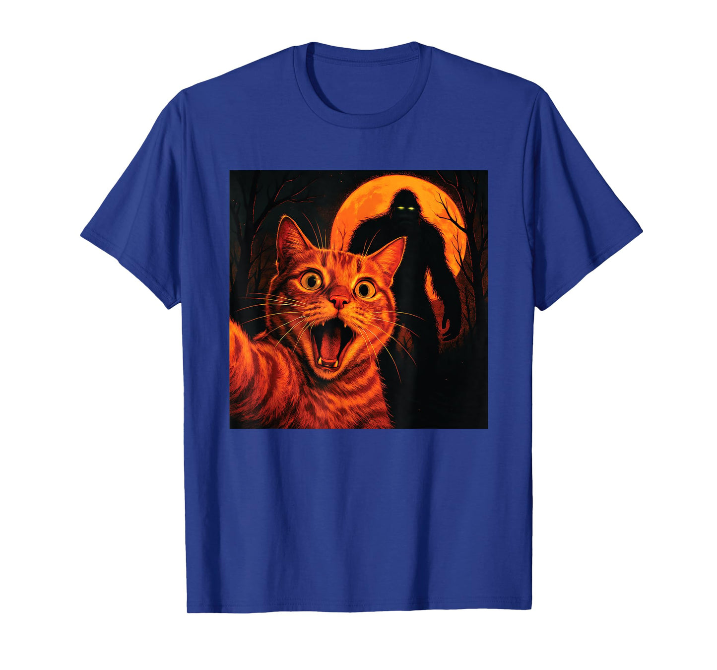 Surprised Orange Cat Selfie with Bigfoot Funny Sasquatch T-Shirt