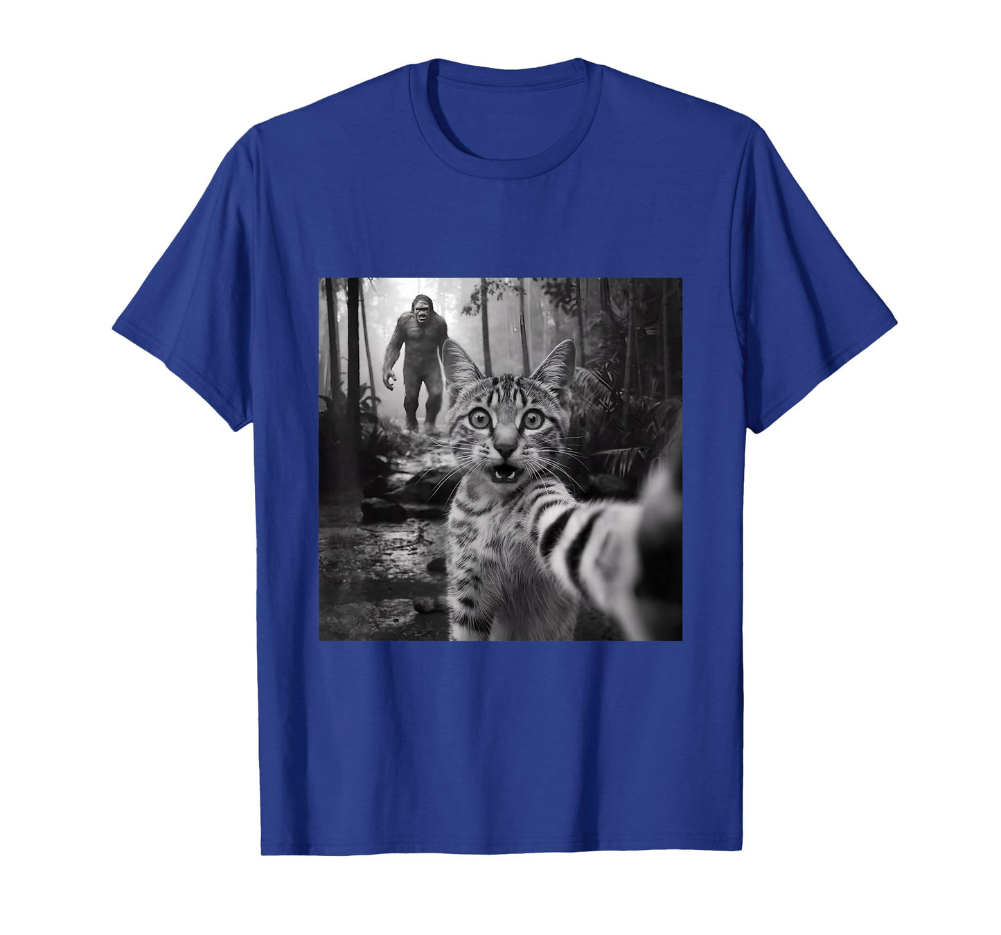 Funny surprised scared cat selfie with sasquatsch bigfoot T-Shirt