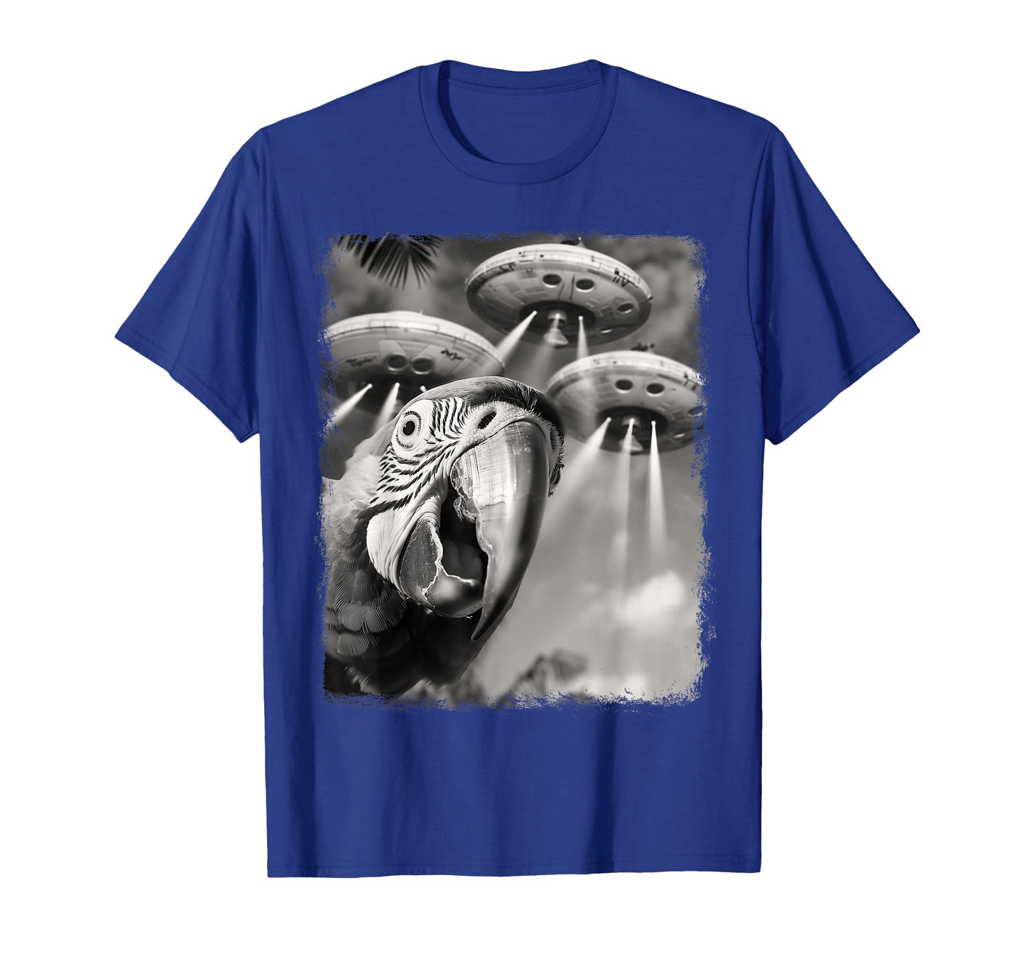 Macaw Parrot Bird UFO Alien Extraterrestrial Selfie T-Shirt