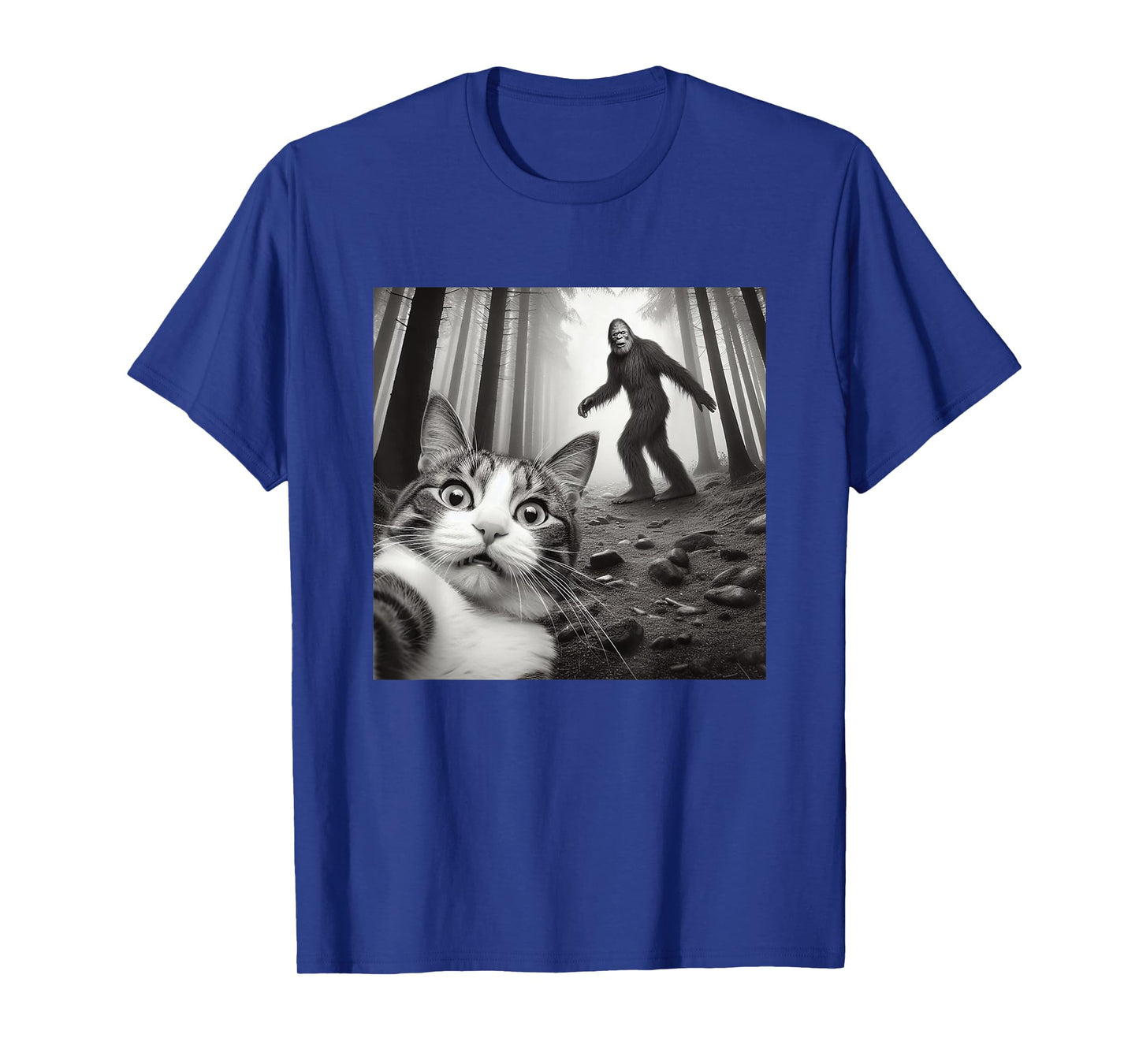 Funny Surprised Scared Cat Selfie With Sasquatsch Bigfoot T-Shirt for Men Women Girls Kids