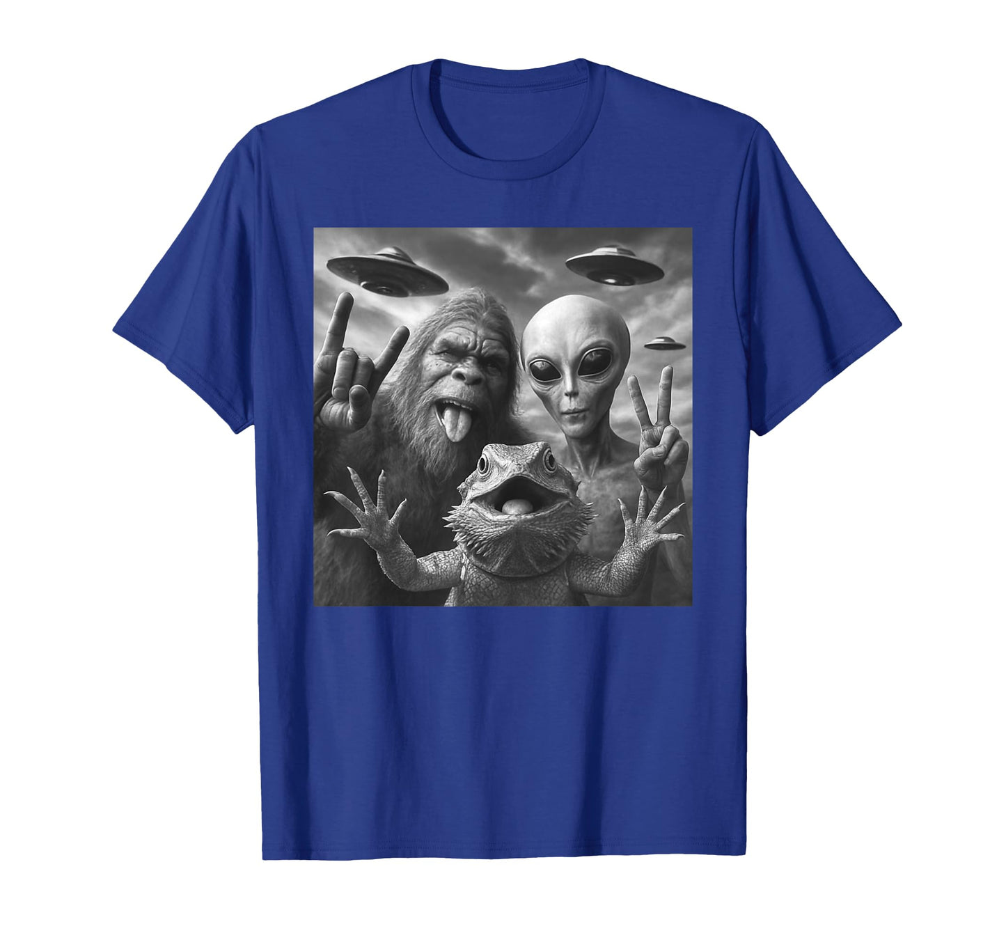 Bearded Dragon Selfie With Bigfoot & Alien Funny UFO T-Shirt