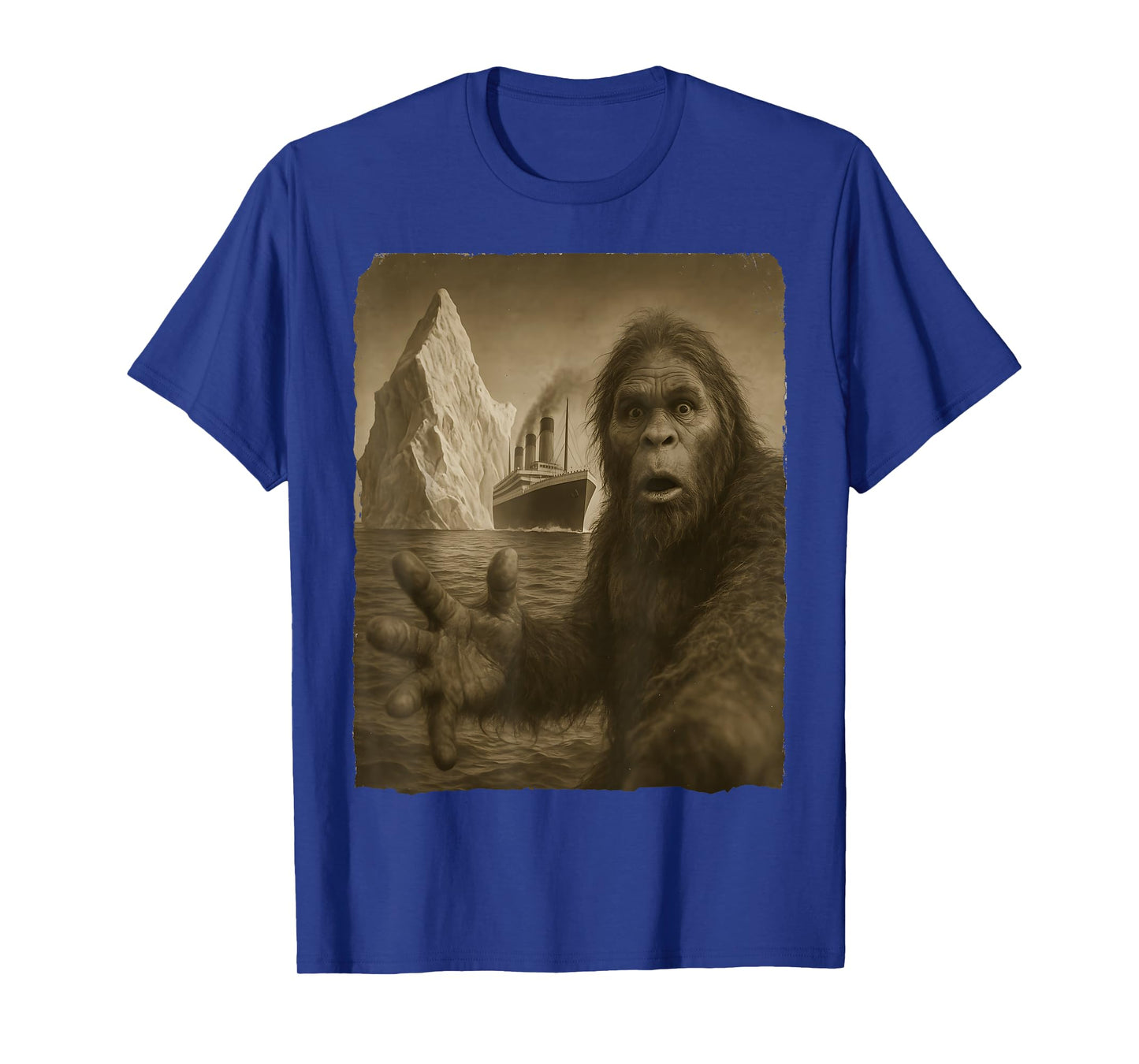 Funny Bigfoot Selfie Titanic T-Shirt