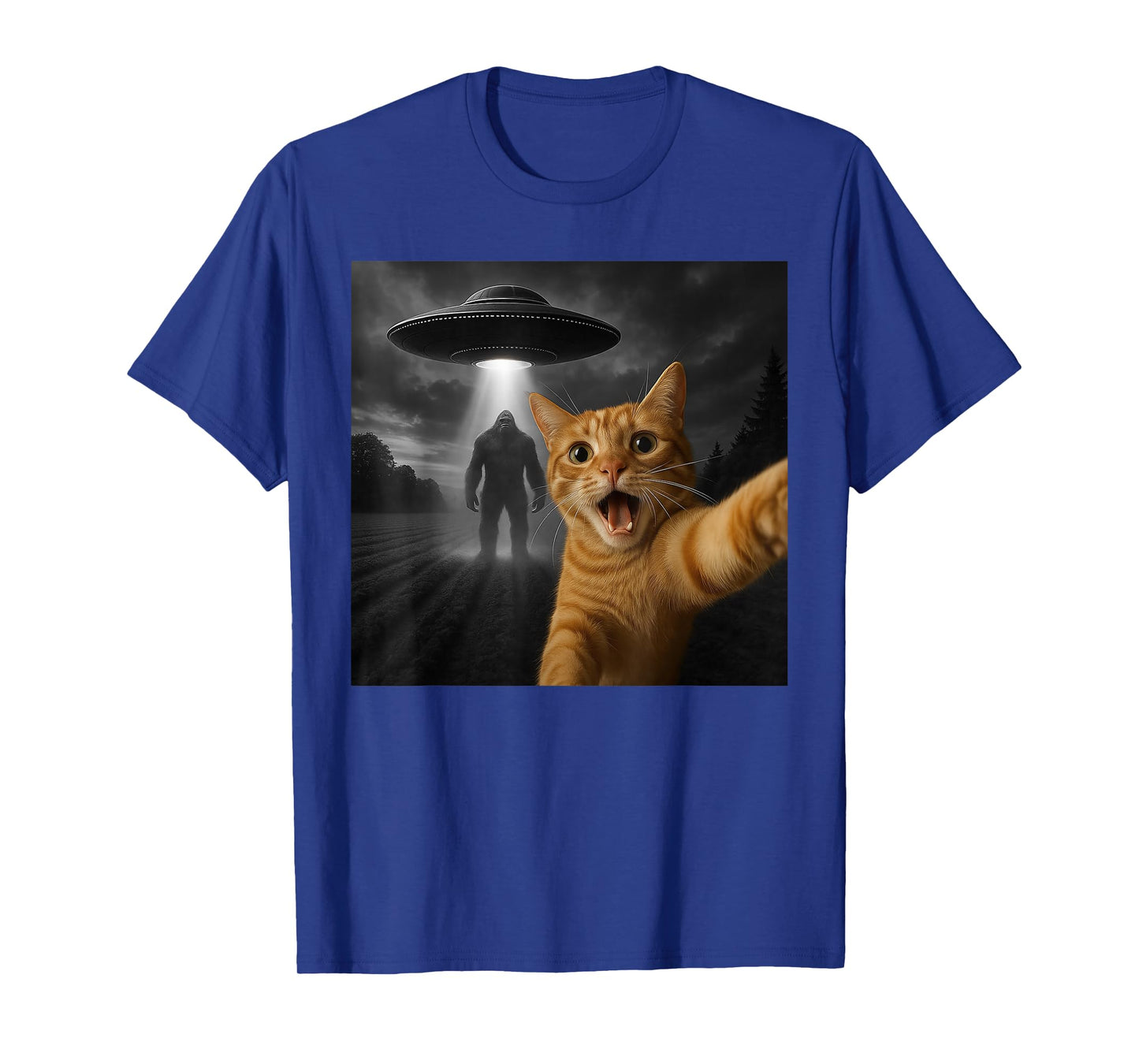 Cat Selfie with Sasquatch Bigfoot Alien UFO Funny Cat Meme T-Shirt