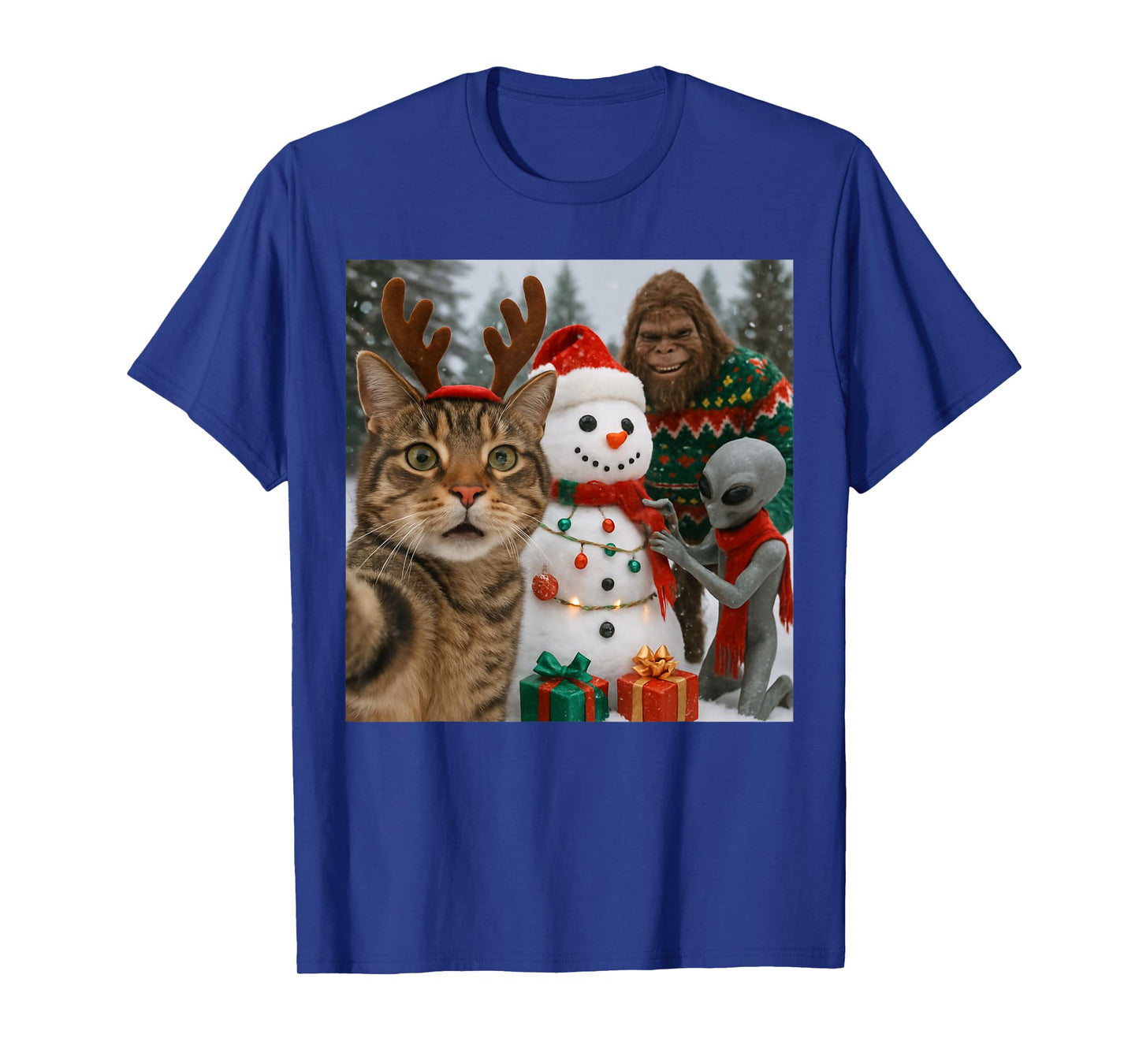 Funny Christmas Cat Selfie with Bigfoot Alien & Snowman T-Shirt