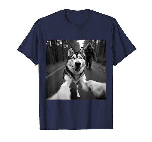 Funny Husky Selfie With Bigfoot Graphic Sasquatch Boy Men T-Shirt