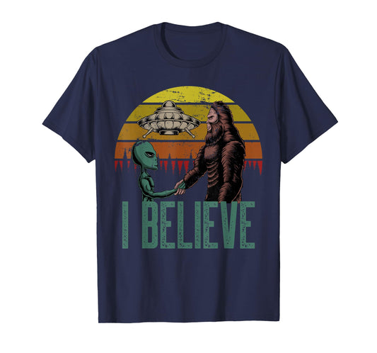 I Believe Bigfoot Alien UFO Flying Object Vintage T-Shirt