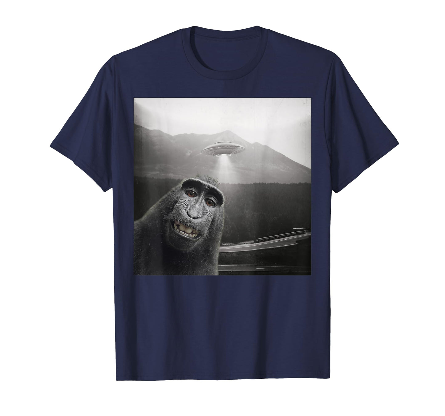Funny Macaque Monkey Selfie Lovers Alien UFO Selfie T-Shirt