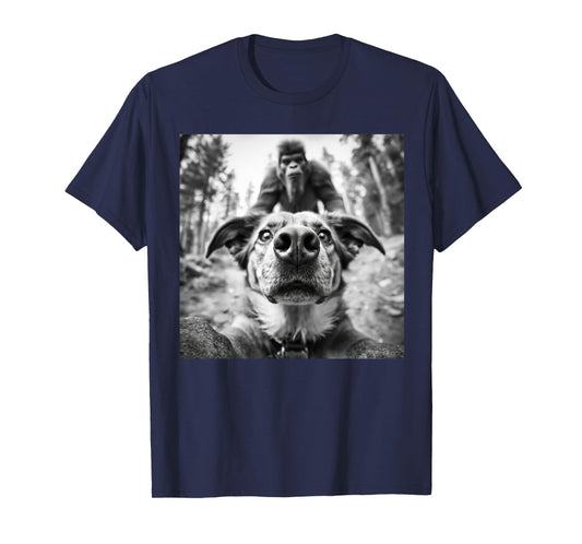 Funny Dog Selfie With Bigfoot, Dog-Sasquatch Novelty Graphic T-Shirt