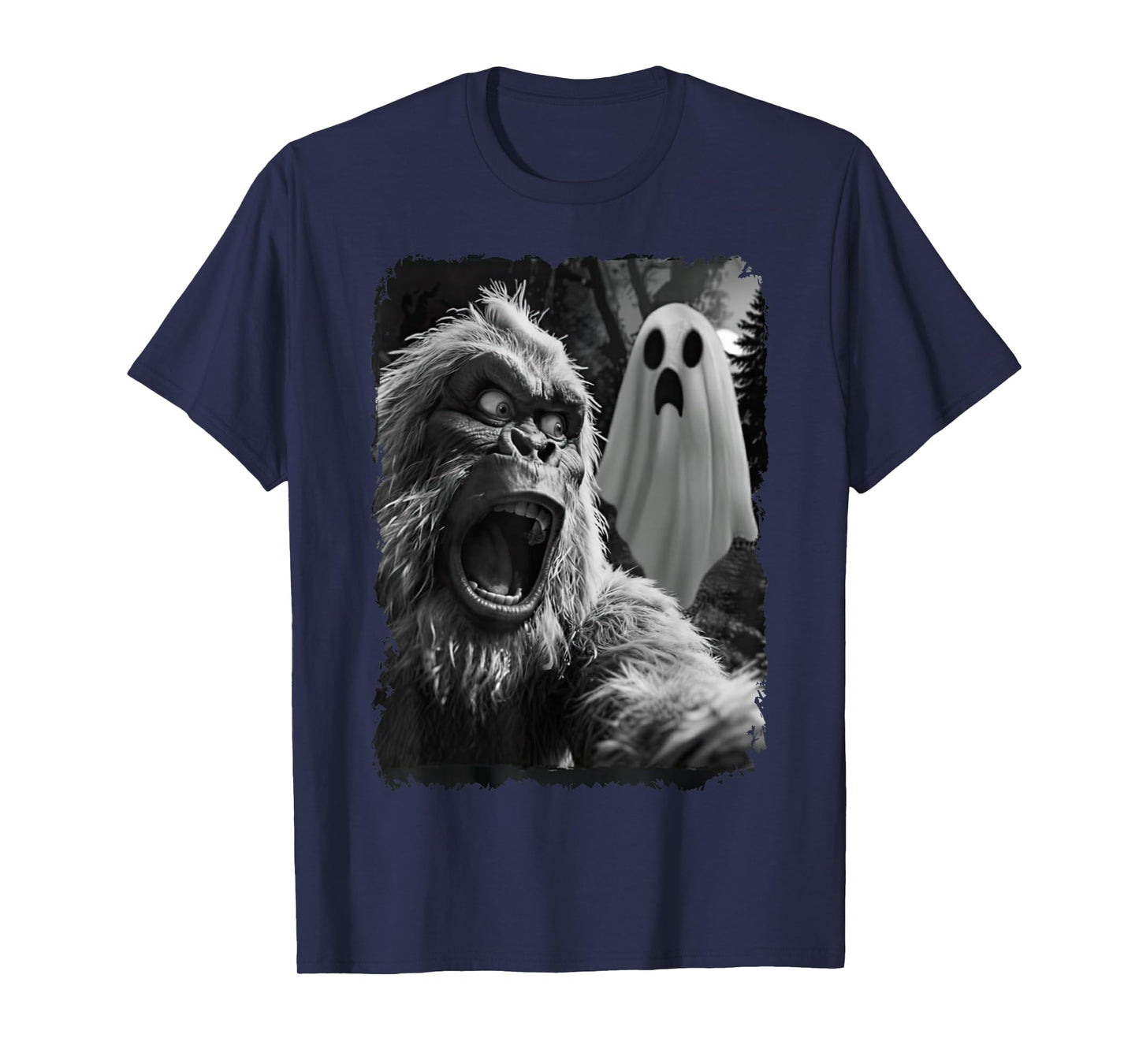 Funny Bigfoot Selfie Ghost Sasquatch Halloween Bigfoot T-Shirt