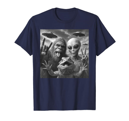 Bearded Dragon Selfie With Bigfoot & Alien Funny UFO T-Shirt