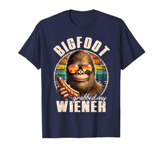 Funny Retro Bigfoot Bigfoot Grabbed My Wiener Design T-Shirt