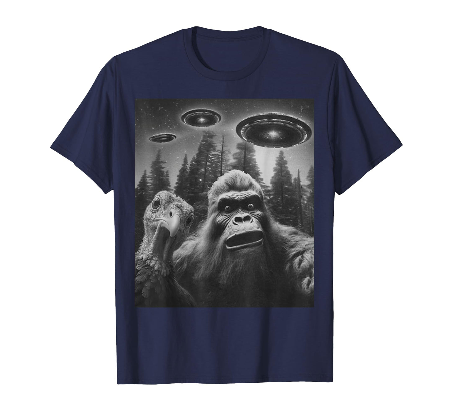 Funny Bigfoot Turkey Selfie UFO Thanksgiving Sasquatch Gifts T-Shirt